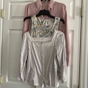 Bundles of women tops